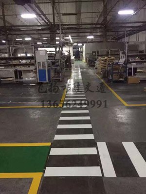西安工廠車間地標劃線案例,工廠車間劃線用什么漆?