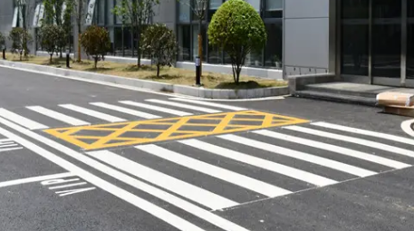 優質企業廠區道路劃線，高效安全的必備選擇！