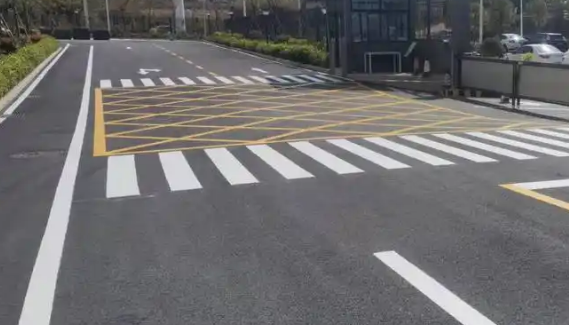 蘇州廠區(qū)停車位劃線標(biāo)準(zhǔn)，優(yōu)化空間利用與安全保障