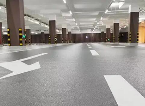 工廠磨石地坪施工難題不用愁，專業(yè)設(shè)備團(tuán)隊(duì)來解憂