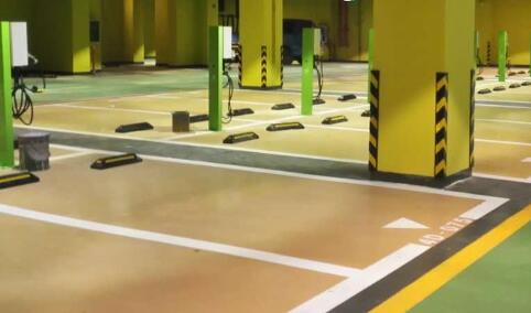 廠區(qū)側(cè)方位停車位與市政車位劃線要求及規(guī)范的不同？